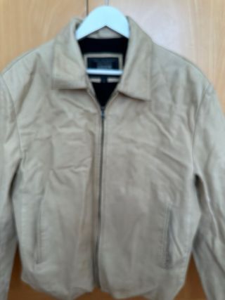 Cazadora de piel de chico beige