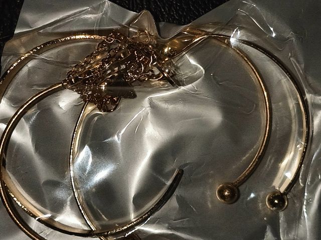 Conjunto reloj y pulseras