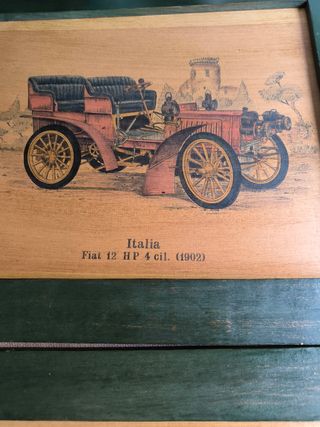 Cuatro cuadros de madera serigrafiada