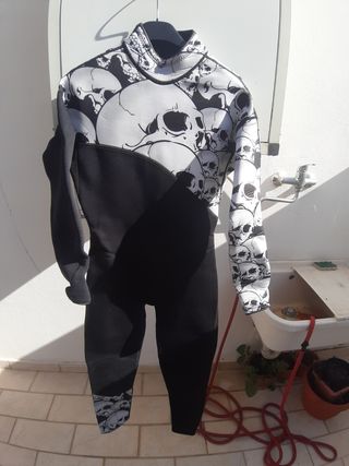 Muta subacquea 3 mm taglia S disegno teschi