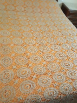 colcha de ganchillo hecha a mano