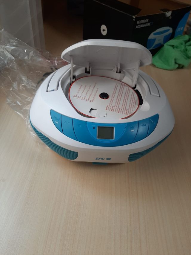 Radio con Cd y usb portatil