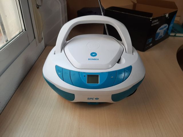 Radio con Cd y usb portatil