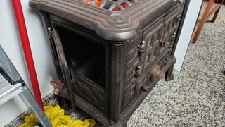 ESTUFA ANTIGUA DE LEÑA