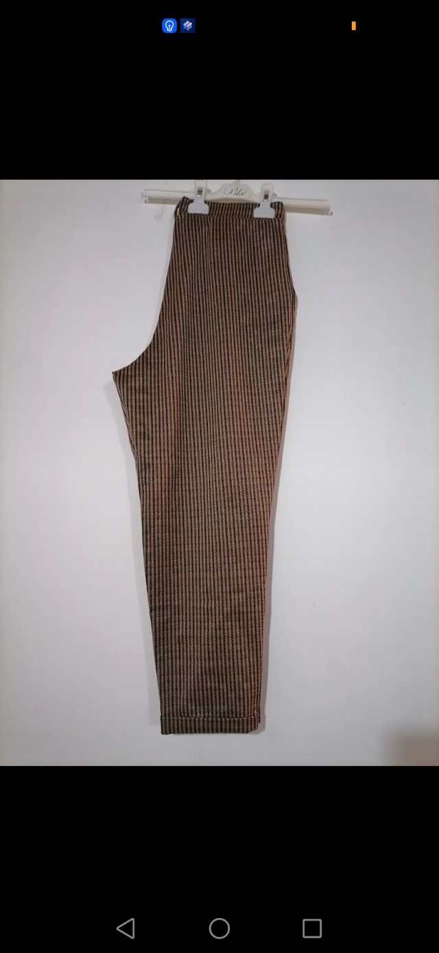 Pantaloni a quadretti nuovi