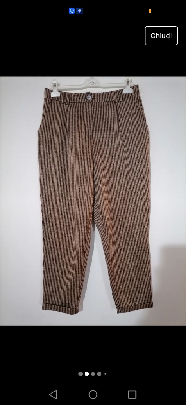 Pantaloni a quadretti nuovi