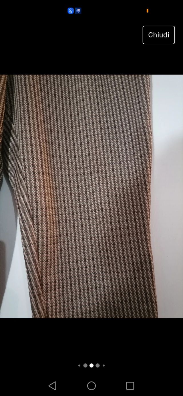 Pantaloni a quadretti nuovi