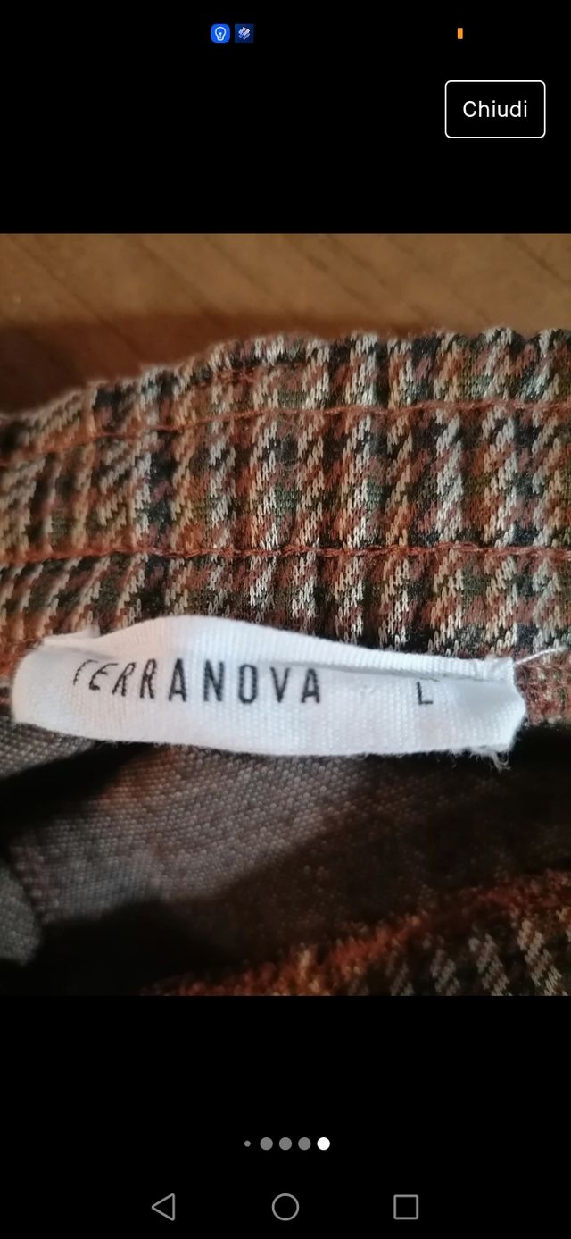 Pantaloni a quadretti nuovi