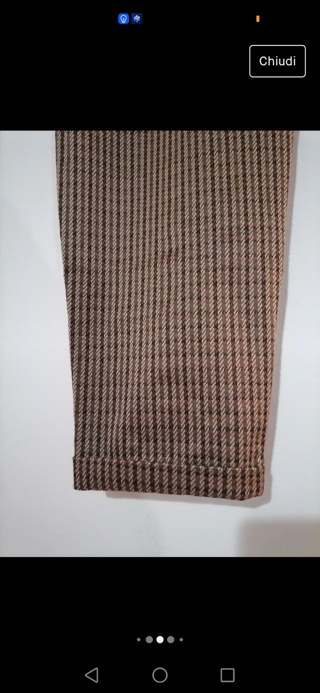 Pantaloni a quadretti nuovi