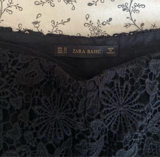 Corto de encaje Zara