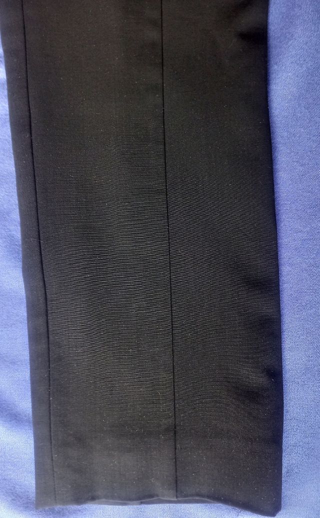 LOEWE, pantalón negro, talla 42
