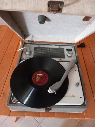 Vecchio giradischi vintage