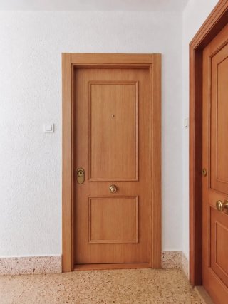 PUERTAS BLINDADAS Y ACORAZADAS · VALENCIA