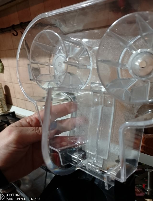 Spremiagrumi elettrico 