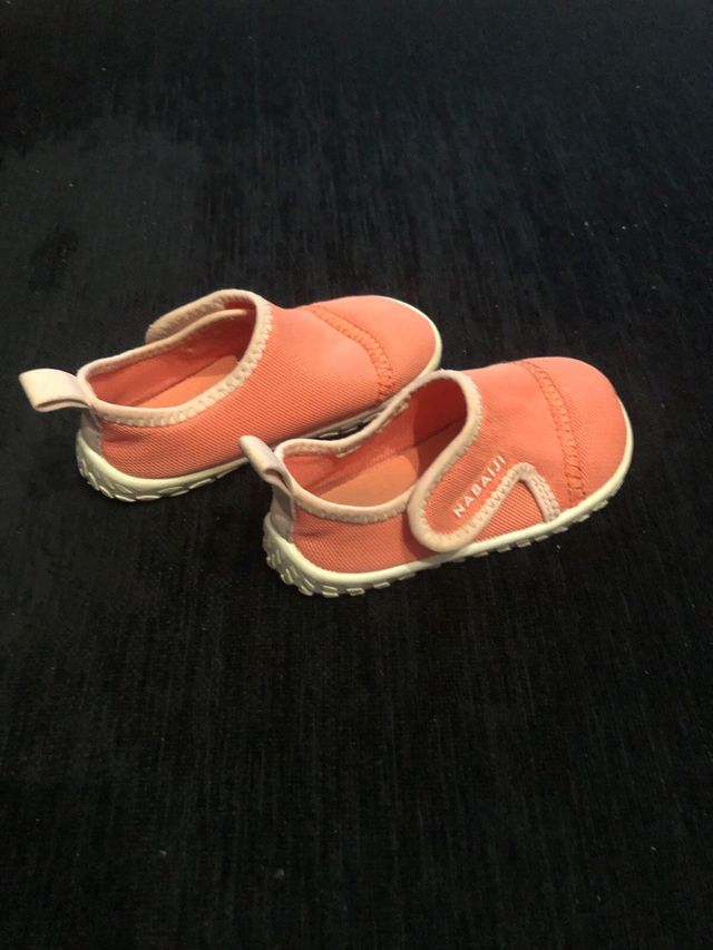 escarpines talla 24/25