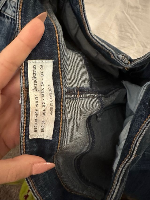 Pantalón tejano stradivarius