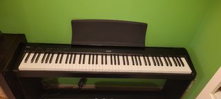 Piano digital Kawai ES 110 con soporte,pedales,etc