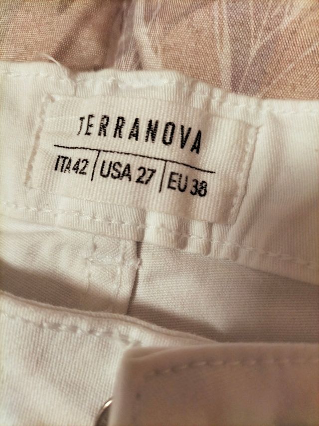Pantaloni bermuda Terranova