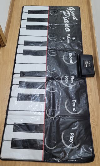 Juego piano gigante suelo