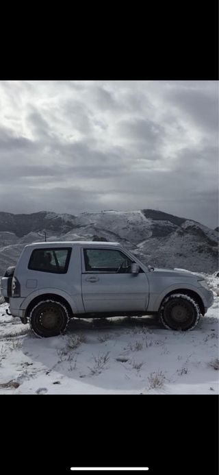 Mitsubishi Montero 2010