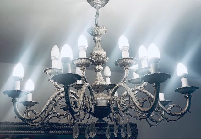 Lampara de araña modernista