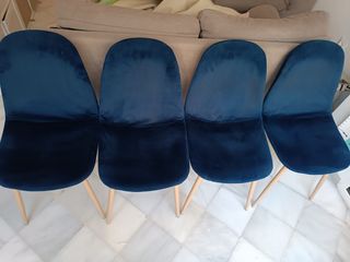 4 Sillas de terciopelo azul