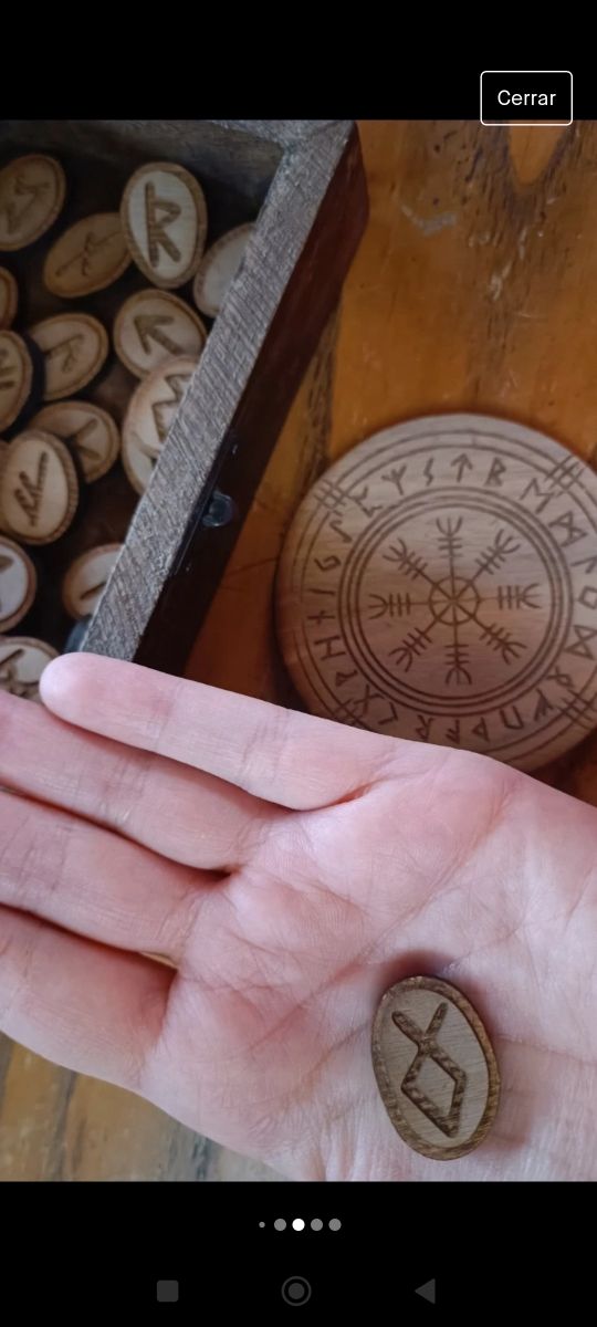 Runas madera+brújula+caja