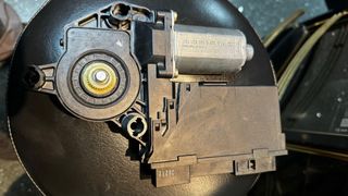 motor elevalunas trasero izquierdo para AUDI A4