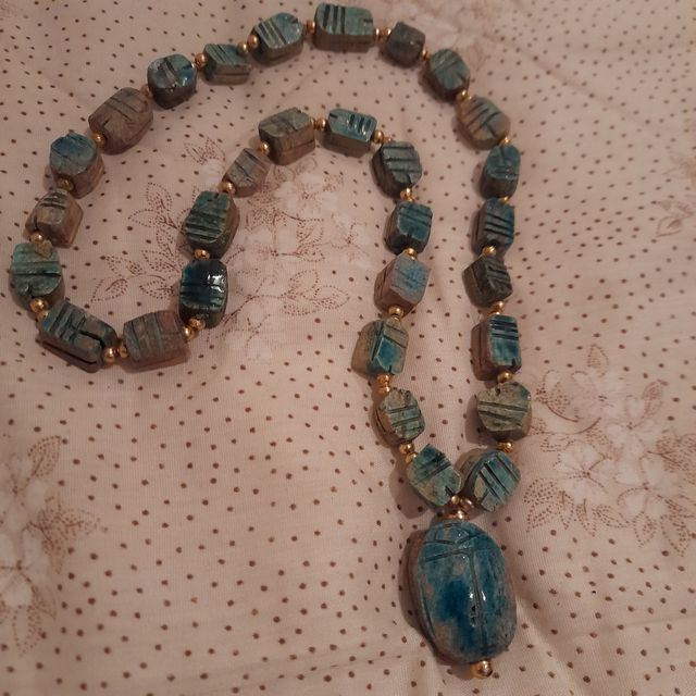 Collar egipcio escarabajo