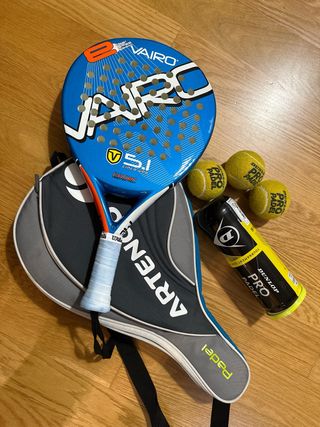Pala padel Vairo con funda y 3 pelotas Dunlop