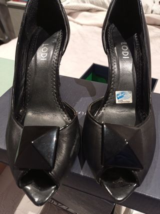 Zapato Negro marca Lodi