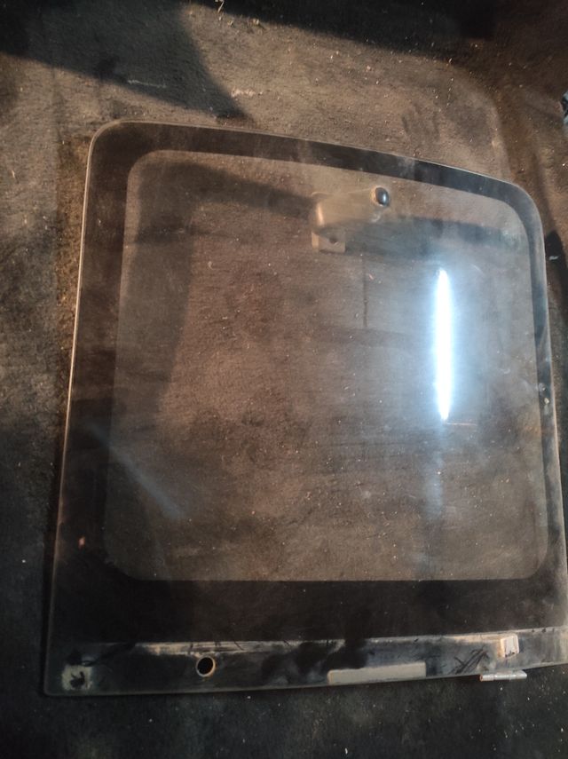 Cristal trasero izquierdo Opel monterey