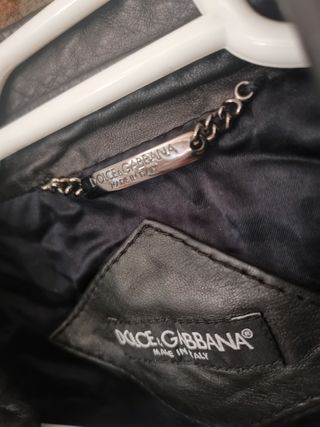 Chaqueta de piel negra