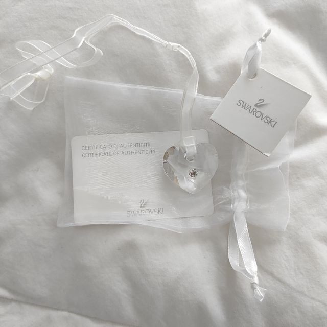 Ciondolo a forma di cuore con Swarovski.