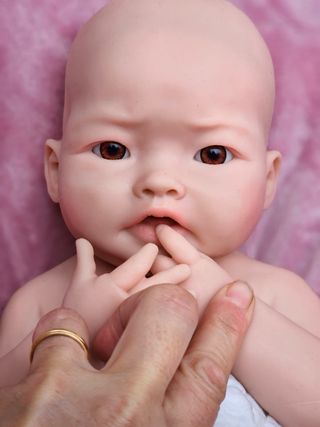 bebe reborn silicona