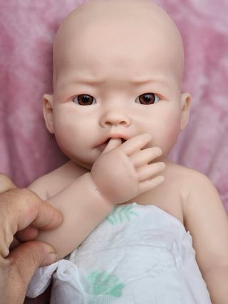 bebe reborn silicona