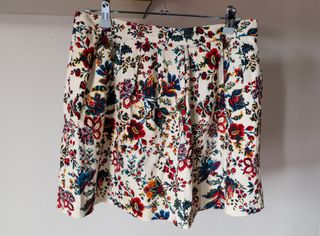 Falda beige de flores