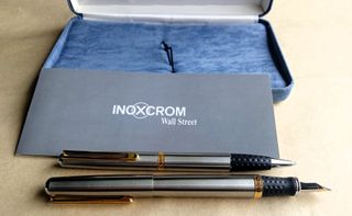 JUEGO DE PLUMA Y BOLIGRAFO INOXCROM WALL STREET