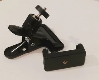 Clip sujeta guitarra eléctrica o acústica. 