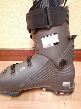Botas de esquí de montaña.