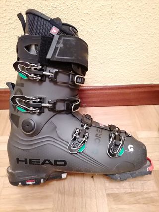 Botas de esquí de montaña.