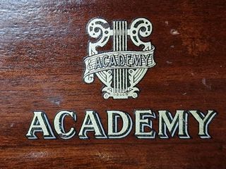 GRAMÓFONO ANTIGUO DE MADERA / ACADEMY /