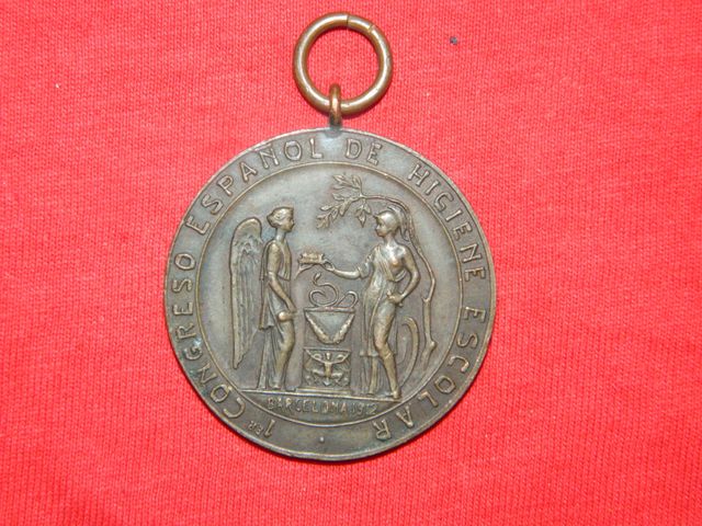 Medalla Barcelona 1912 trabajos y higiene Escolar.