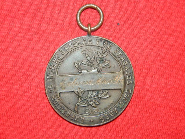 Medalla Barcelona 1912 trabajos y higiene Escolar.