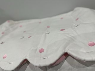 vestiduras cuna blancas topos rosa