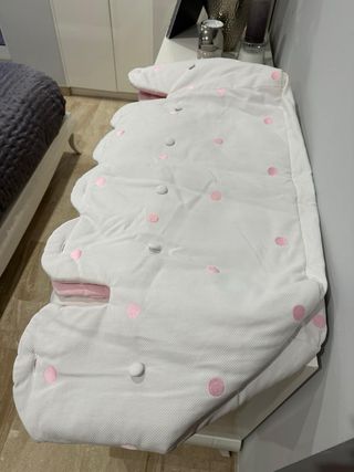 vestiduras cuna blancas topos rosa