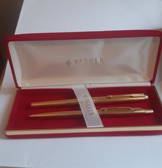 Pluma y boligrafo Parker.