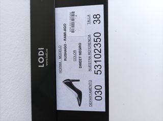 Oportunidad!! Urge. Zapatos de salón en piel.