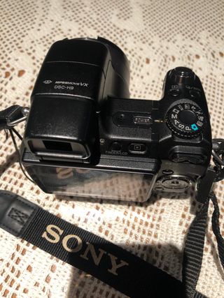 Cámara de fotos digital SONY Cyber-shot DSC-H9