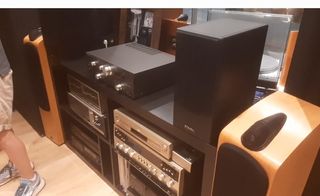 La mayor exposición de altavoces Vintage.